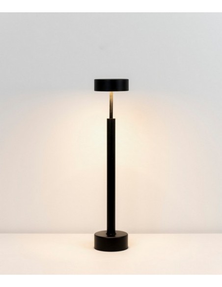 Lámpara de mesa de metal en 3 colores – Peak – Milan