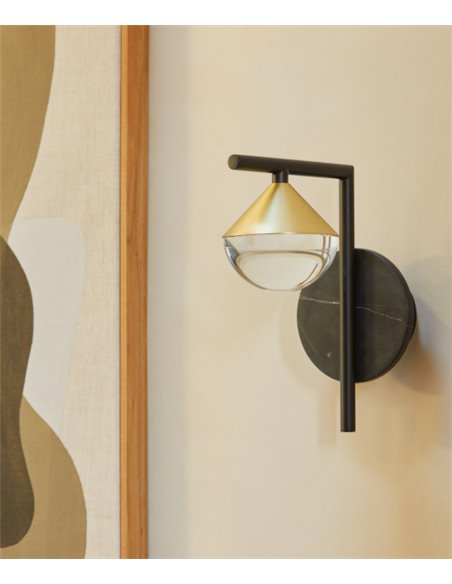 Aplique de pared Nino – Aromas – Lámpara de pared de mármol+cristal, LED 3000K, Dorada