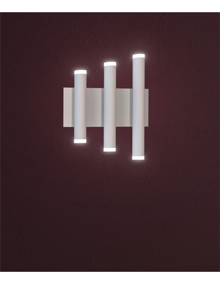 Aplique de pared Cala – Mantra – Lámpara minimalista, 3 luces LED 3000K