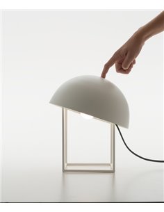 Lámpara de mesa Coco Small – Foc – Lámpara minimalista, Pantalla orientable 2