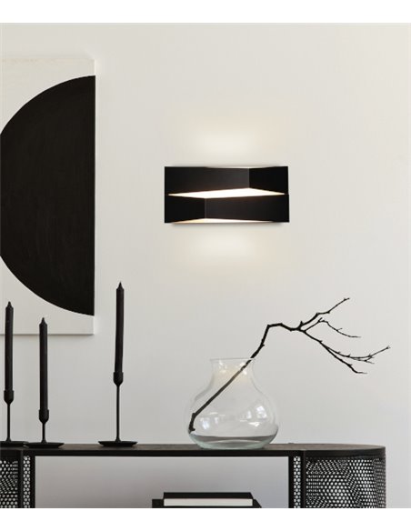 Aplique de pared Fuji – Mantra – Lámpara LED 3000K, Acabados blanco/negro