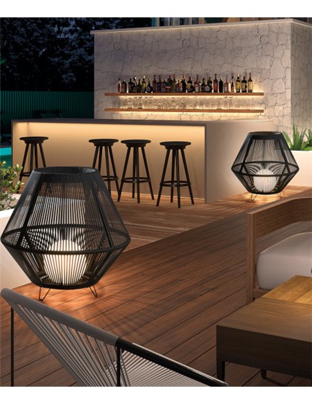 Lámpara de pie de exterior Nell – Novolux Lighting