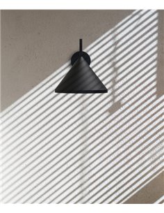 Aplique de pared Sutton – Luxcambra – Pantalla cónica en negro o blanco