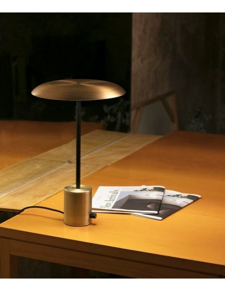 Lámpara de mesa Hoshi                                             