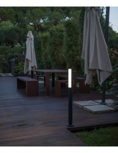 Serie iluminación LED formada por dos balizas y una farola – Beret – Faro