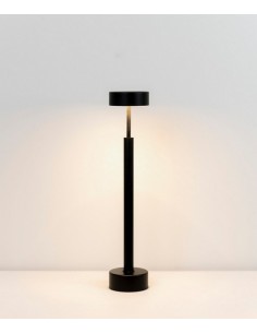 Lámpara de mesa de metal en 3 colores – Peak – Milan 2