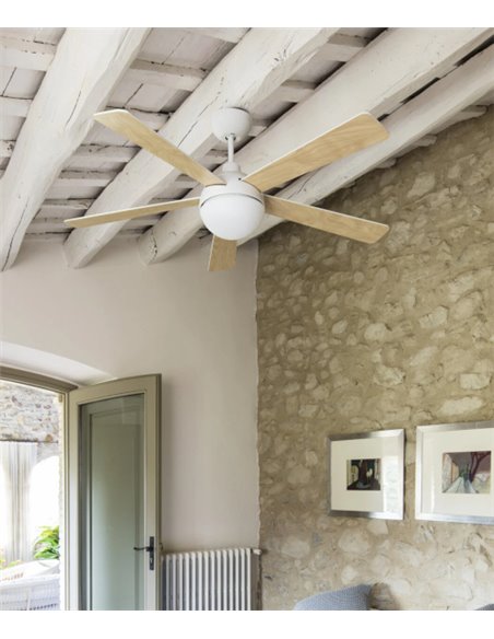 Ventilador de techo con luz acabado blanco con palas reversibles en blanco y arce – Izaro – Faro