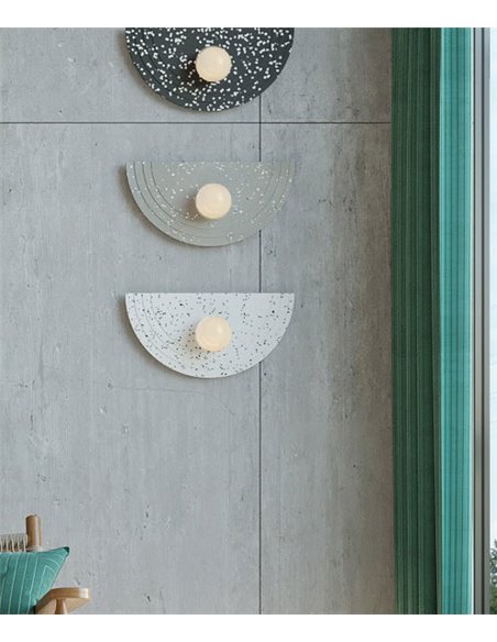 Regina wall light - Robin - Minimalist design available in 3 finishes