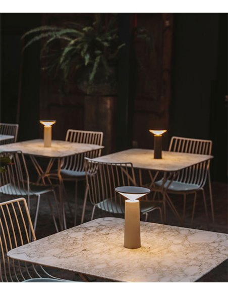 Lámpara de mesa Cocktail – Leds C4 – Regulable y con batería