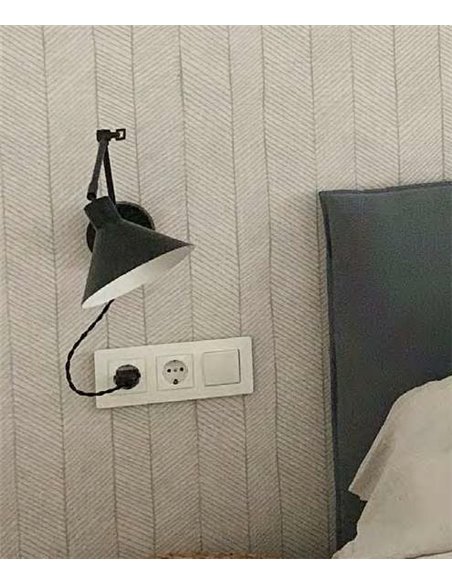 Capuchina wall light - Luxcambra - Articulating arm, black finish